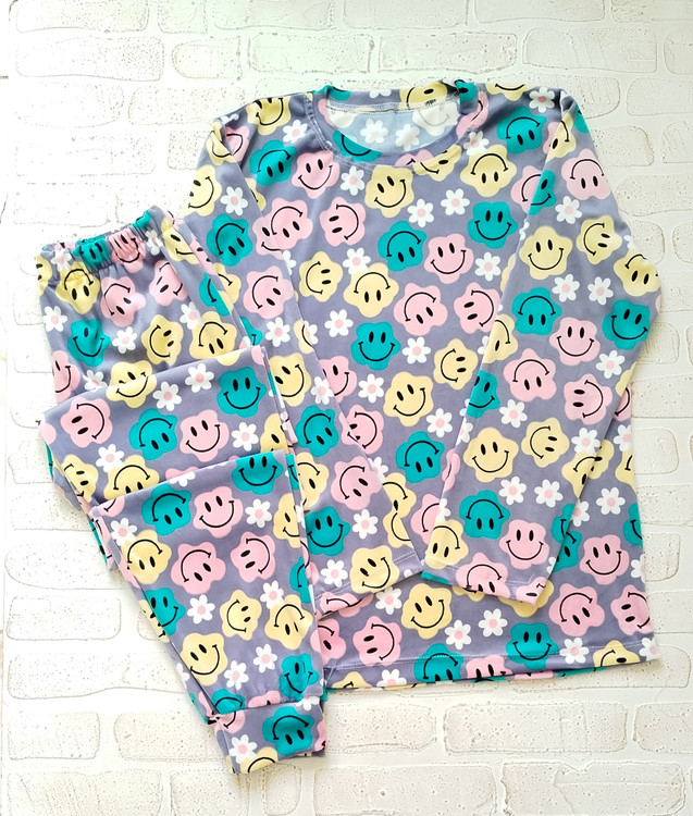 بلوز و شلوار مخمل طرح استیکر